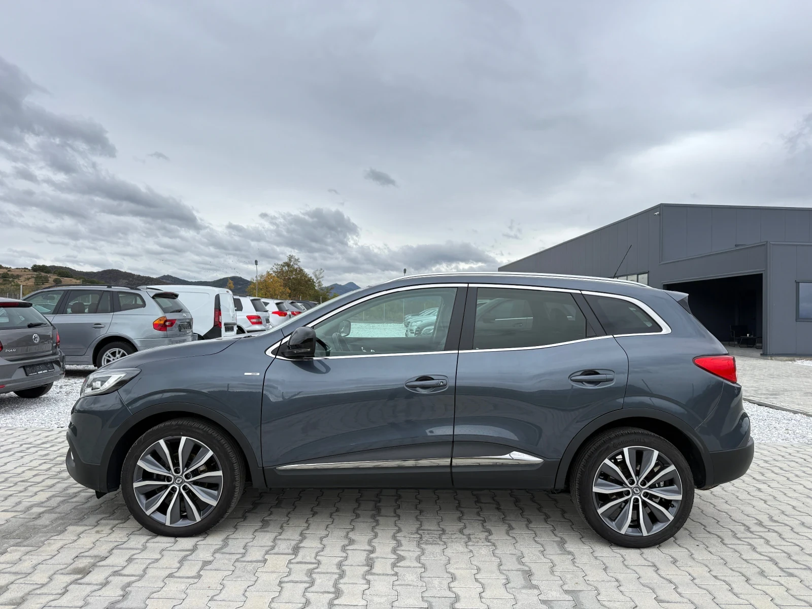 Renault Kadjar 1.5DCI BOSE NAVI CAMERA, снимка 3 - Автомобили и джипове - 56584624