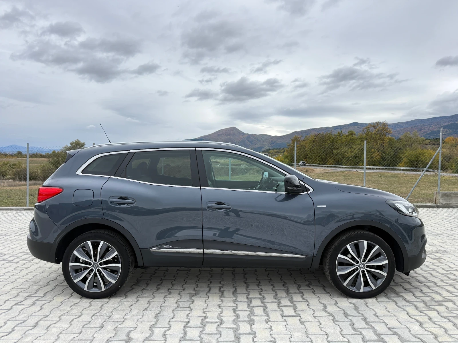 Renault Kadjar 1.5DCI BOSE NAVI CAMERA, снимка 7 - Автомобили и джипове - 56584624