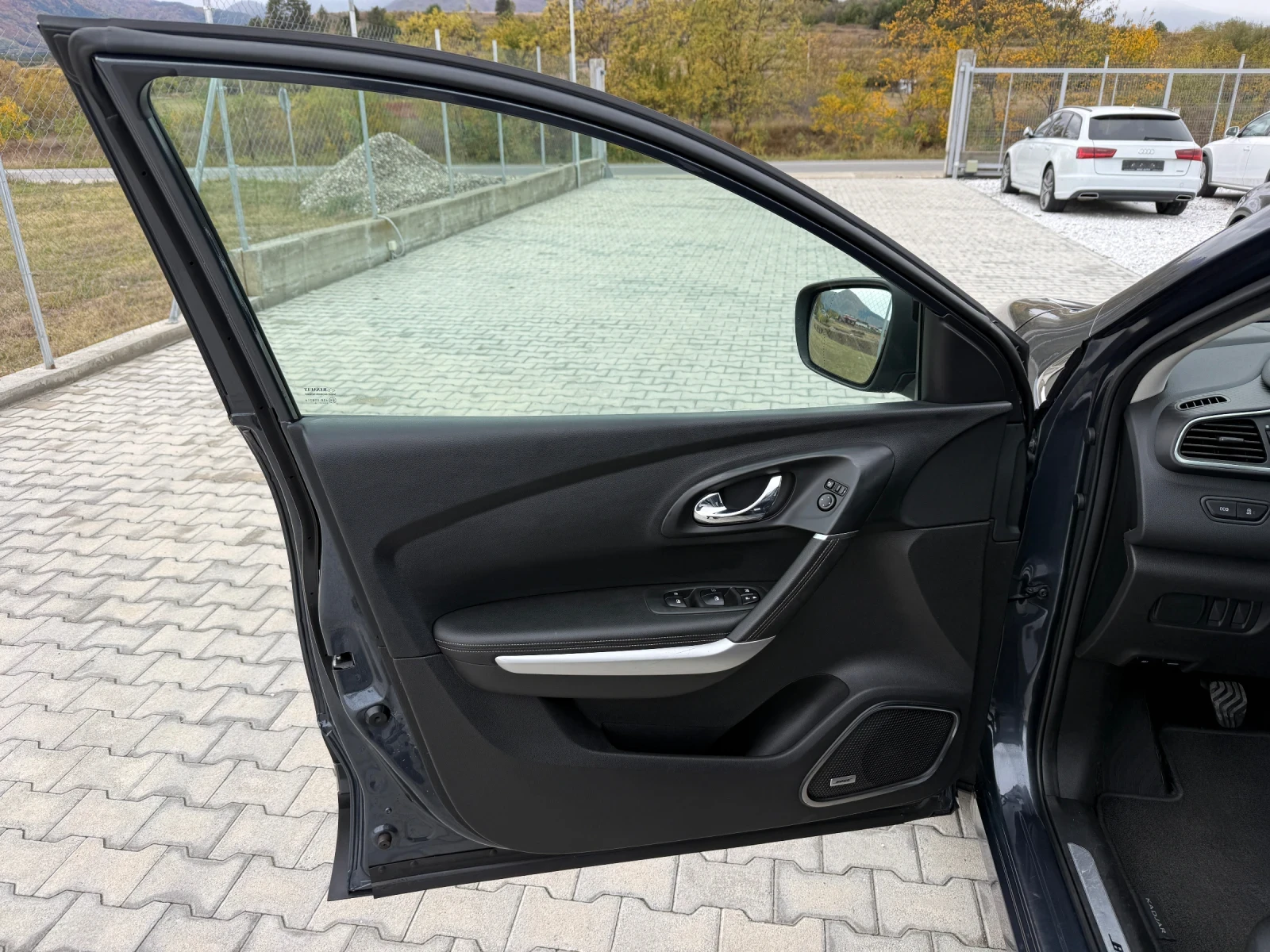 Renault Kadjar 1.5DCI BOSE NAVI CAMERA, снимка 9 - Автомобили и джипове - 56584624
