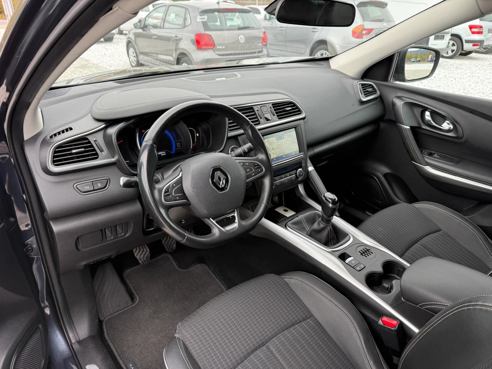 Renault Kadjar 1.5DCI BOSE NAVI CAMERA, снимка 10 - Автомобили и джипове - 56584624