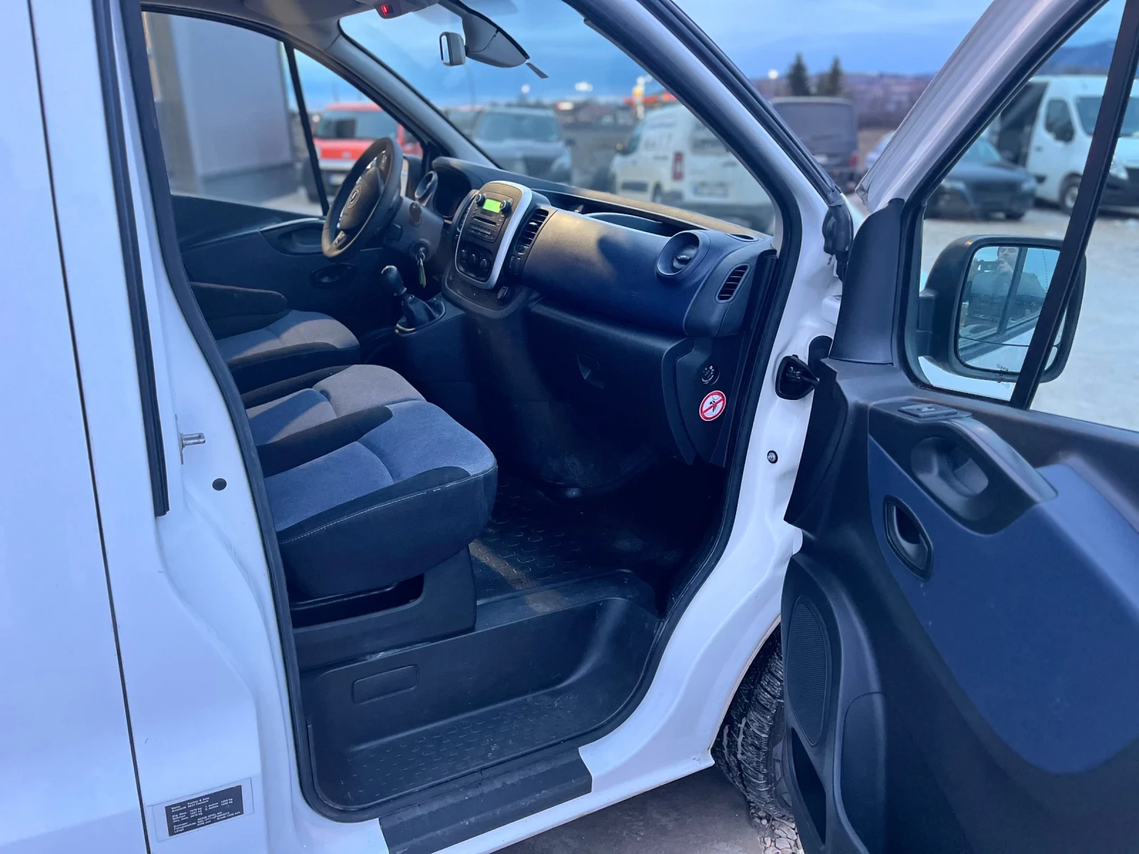 Opel Vivaro 1.6CDTI - изображение 7
