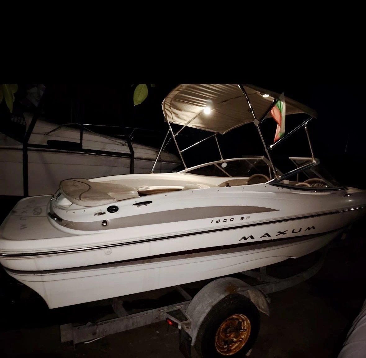 Моторна яхта Maxum 1800SR, снимка 10 - Воден транспорт - 54240840