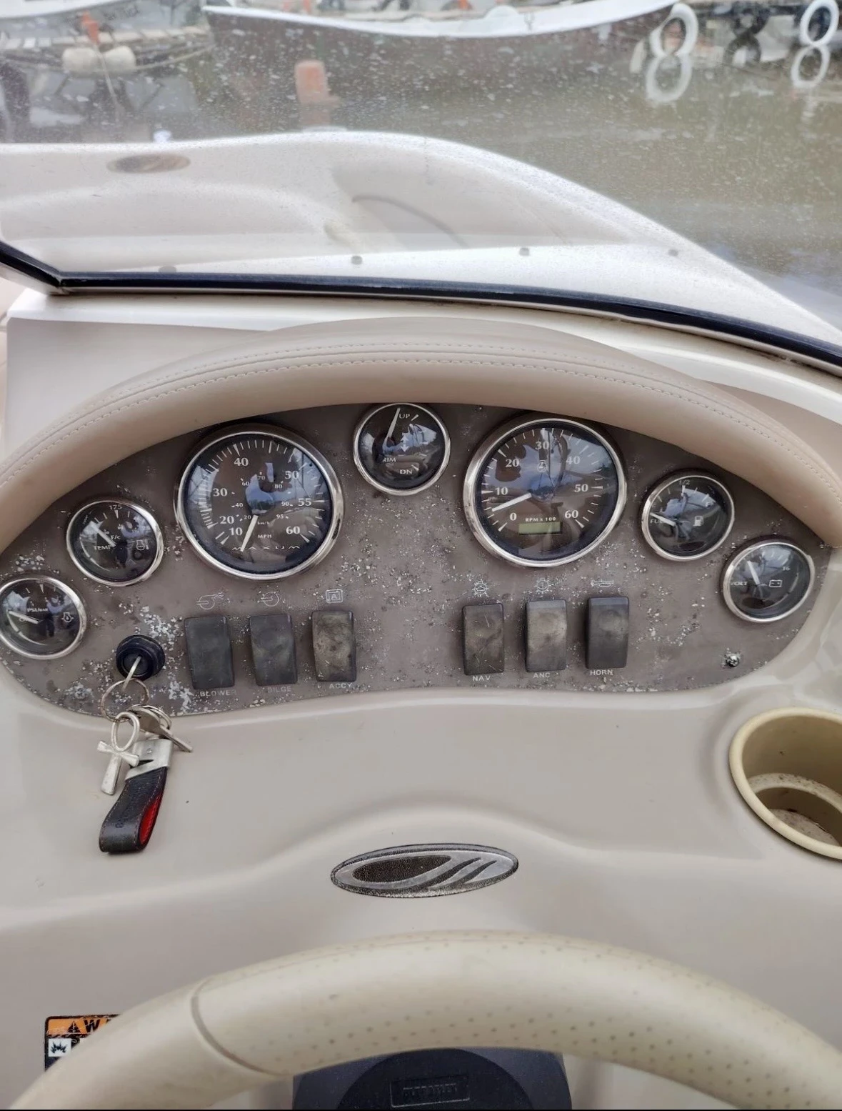 Моторна яхта Maxum 1800SR, снимка 5 - Воден транспорт - 54240840