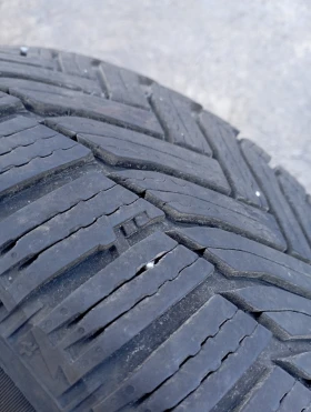 Гуми Зимни 215/60R16, снимка 4