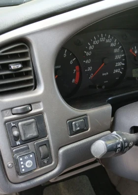 Nissan Primera 1.8i, снимка 13