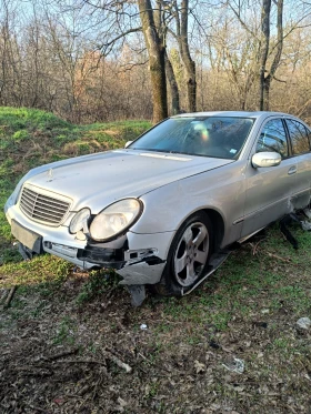 Mercedes-Benz E 220, снимка 2