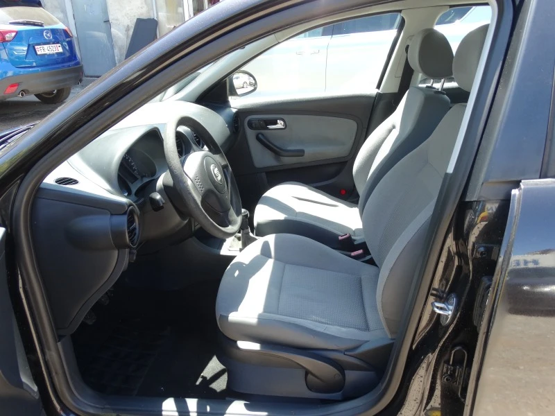 Seat Ibiza 1.2 I , снимка 11 - Автомобили и джипове - 46085112