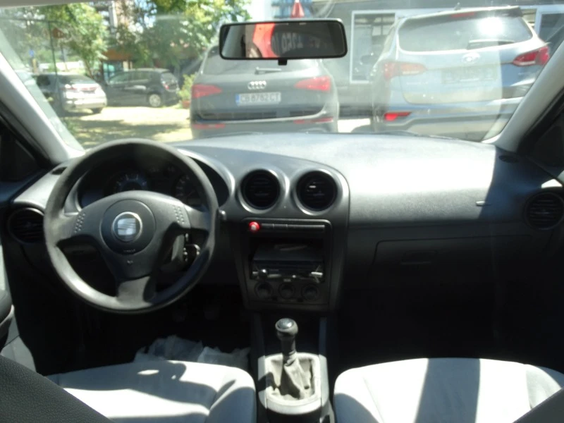 Seat Ibiza 1.2 I , снимка 8 - Автомобили и джипове - 46085112