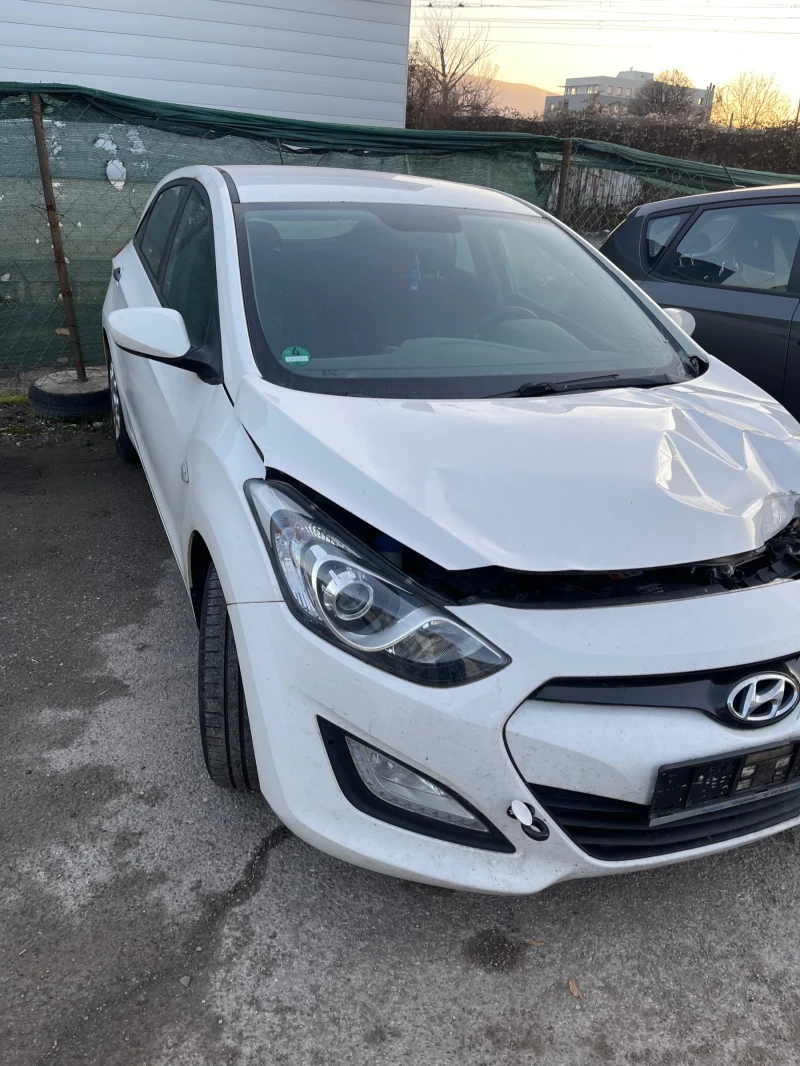 Hyundai I30 1.4, снимка 1 - Автомобили и джипове - 48115172