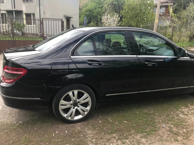 Mercedes-Benz C 220 CDI Avantgarde, снимка 2 - Автомобили и джипове - 49235365