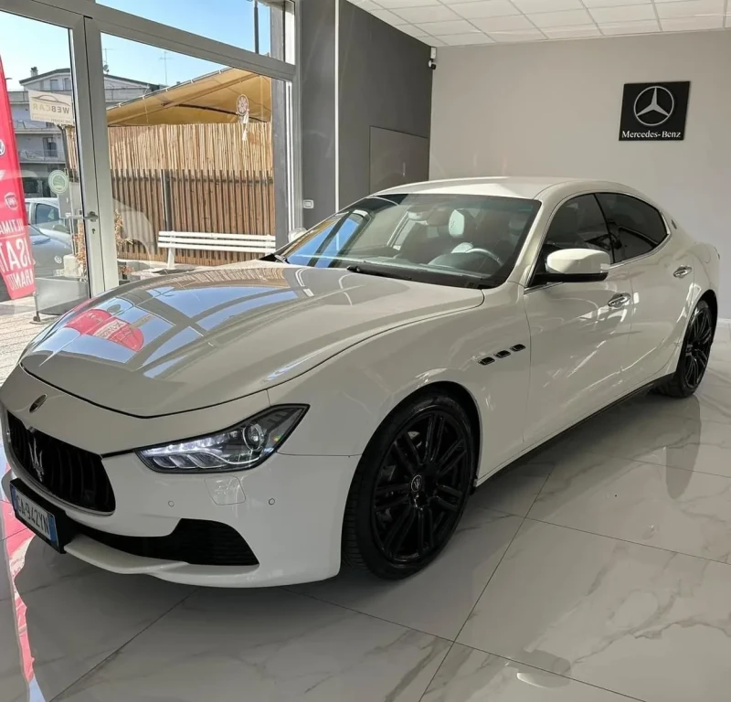 Maserati Ghibli, снимка 1 - Автомобили и джипове - 49260657