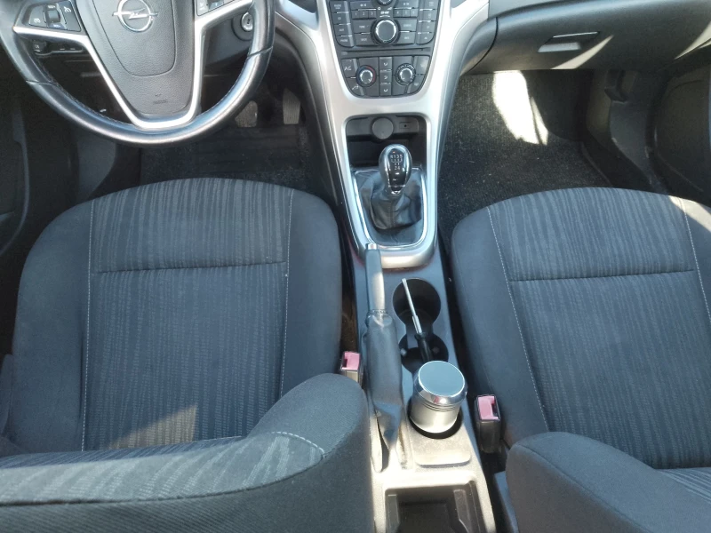 Opel Astra 1.4i A14XER, снимка 9 - Автомобили и джипове - 51770855