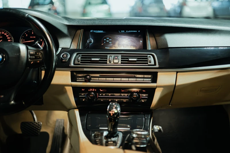 BMW 530 XDRIVE/M PACK/MEMORY/BLIND SPOT/360/RECARO/ПОДГРЕВ, снимка 11 - Автомобили и джипове - 52435970