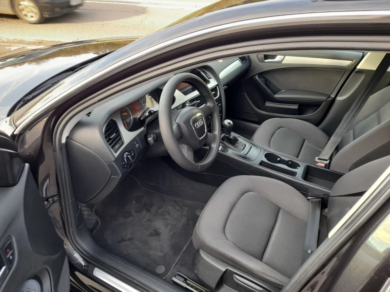 Audi A4, снимка 7 - Автомобили и джипове - 52723485