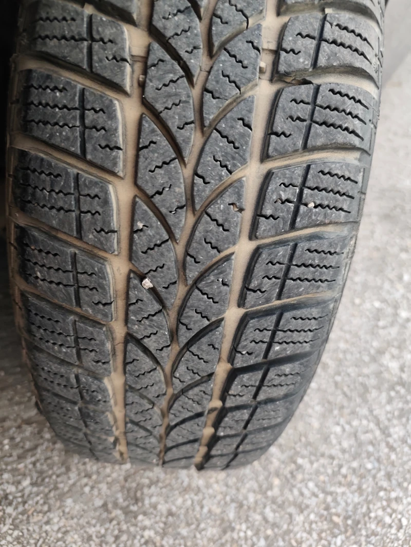 BMW 320 2.0D СЕДАН, снимка 16 - Автомобили и джипове - 52978759