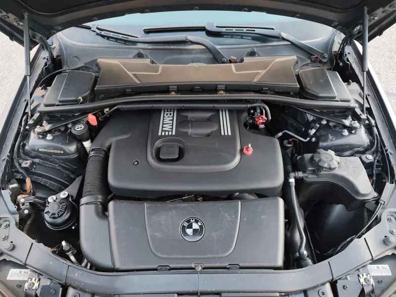 BMW 320 2.0D СЕДАН, снимка 17 - Автомобили и джипове - 52978759