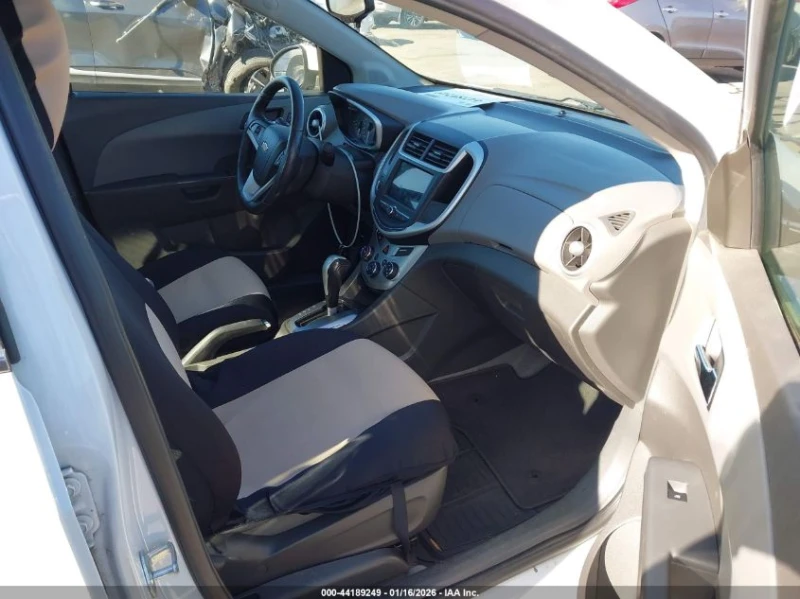 Chevrolet Bolt 1.8L I-4 DOHC, VVT, 138HP Front Wheel Drive, снимка 5 - Автомобили и джипове - 53342864