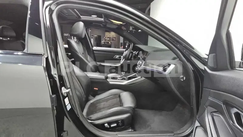 BMW 330 HEAD-UP* NIGHT VISION* АЛКАНТАРА* ПАНОРАМА* , снимка 11 - Автомобили и джипове - 55000549