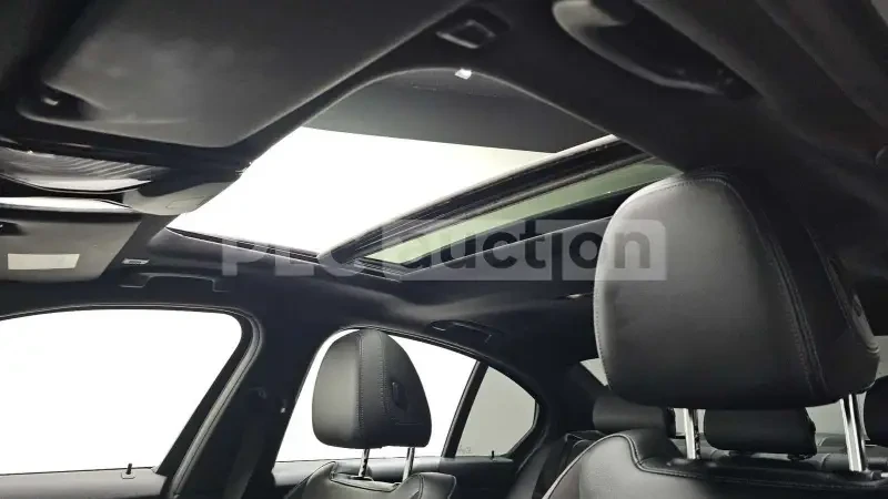 BMW 330 HEAD-UP* NIGHT VISION* АЛКАНТАРА* ПАНОРАМА* , снимка 12 - Автомобили и джипове - 55000549