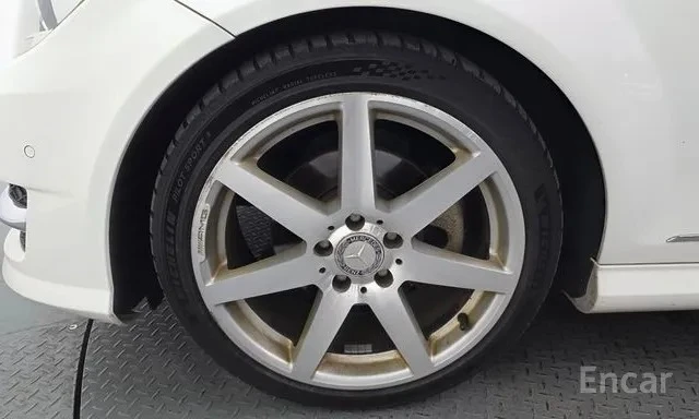 Mercedes-Benz C 200 * АВТОКРЕДИТ БЕЗ ПЪРВОНАЧАЛНА ВНОСКА, снимка 7 - Автомобили и джипове - 55473212