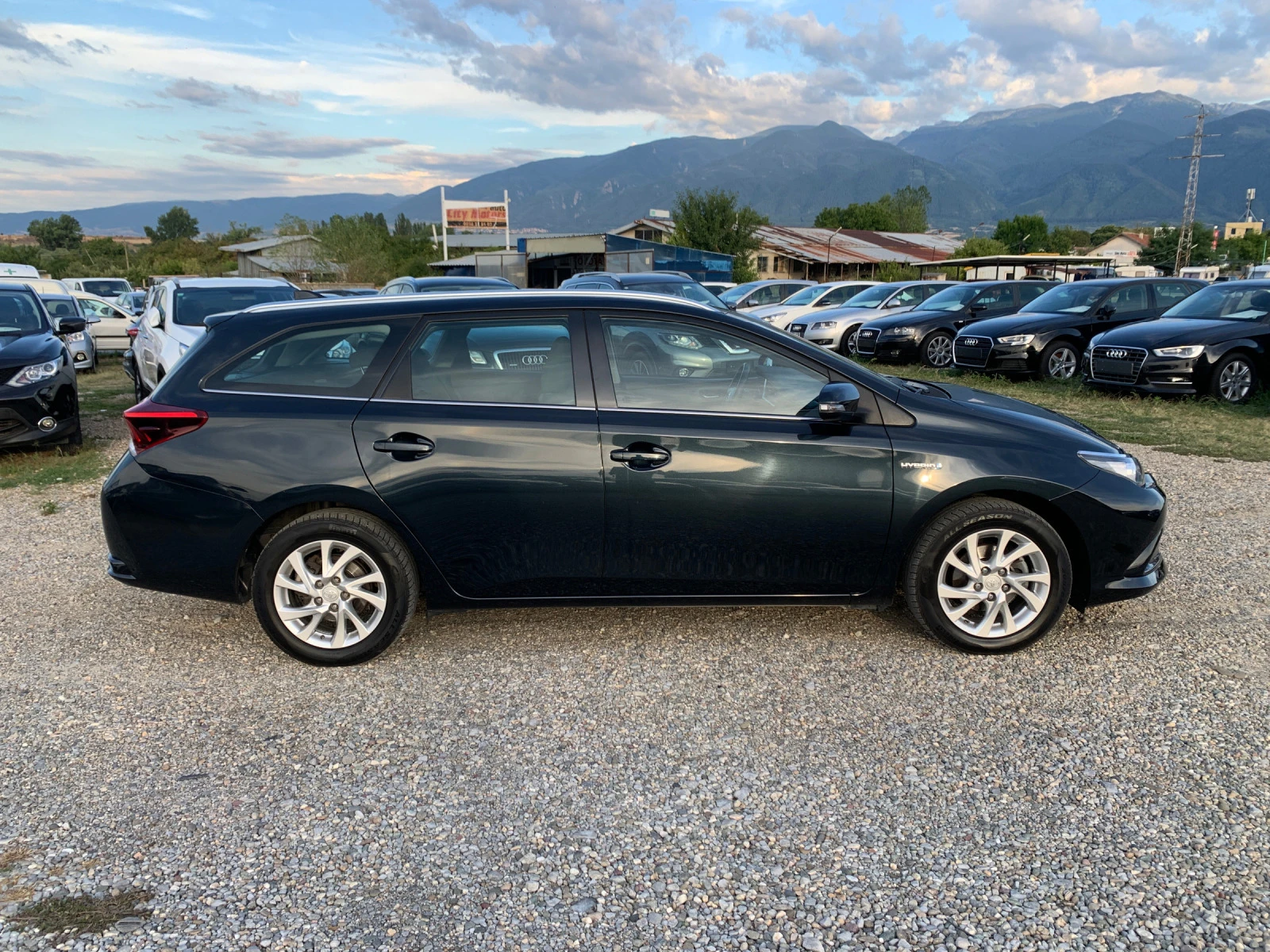 Toyota Auris 1.8-HIBRID PERFEKT euro6B - изображение 4