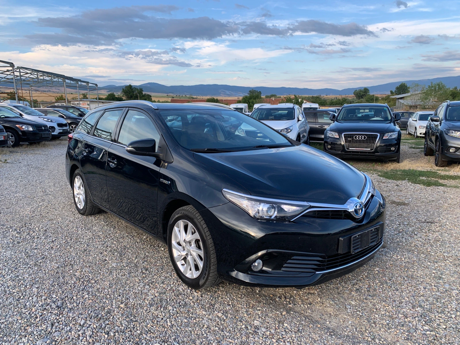 Toyota Auris 1.8-HIBRID PERFEKT euro6B - изображение 3