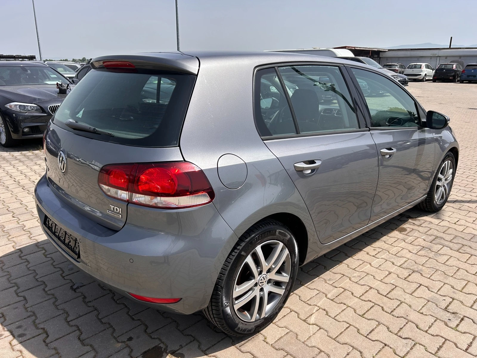 VW Golf 1.6TDI EURO 5 ЛИЗИНГ - изображение 6