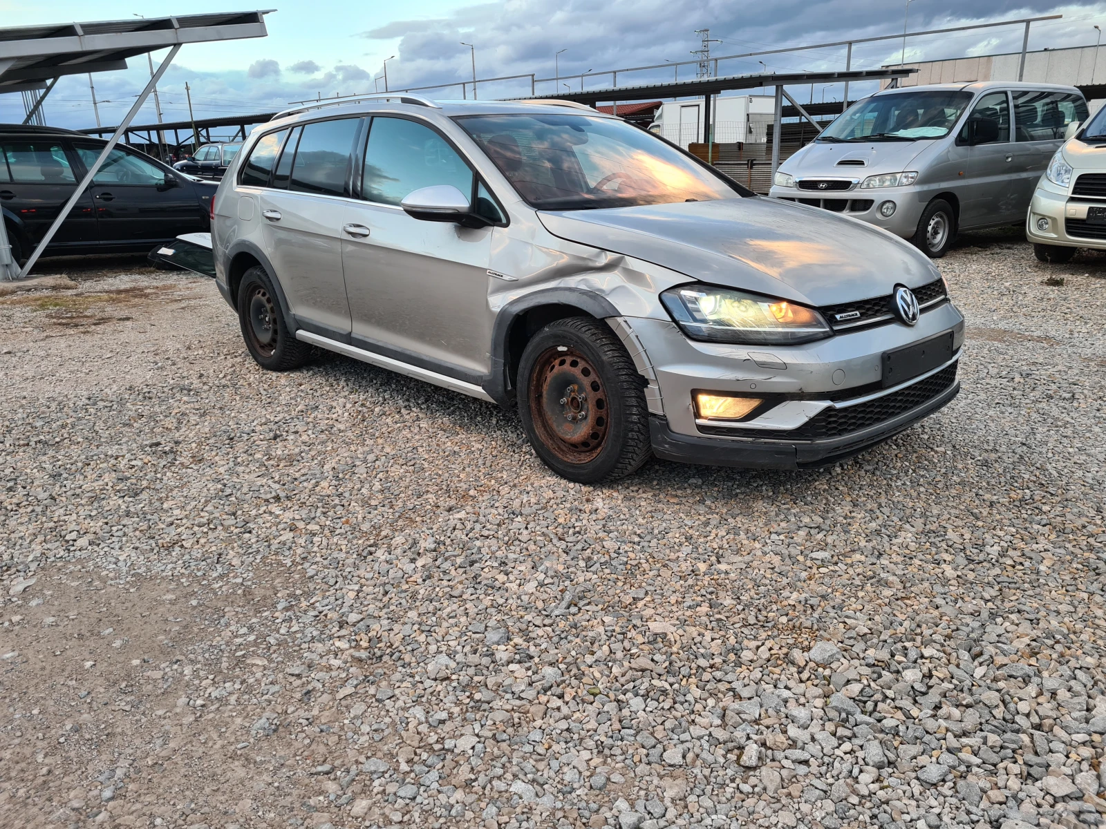 VW Golf 1.6TDI 110kc Feislift.4х4.157000хил - изображение 3