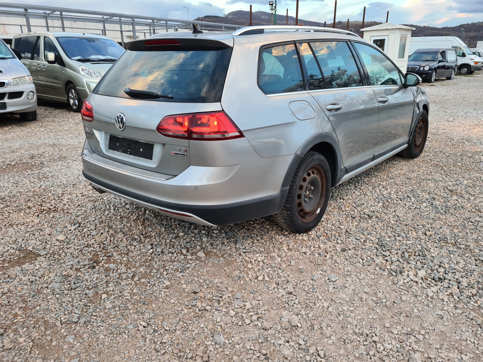 VW Golf 1.6TDI 110kc Feislift.4х4.157000хил - изображение 5