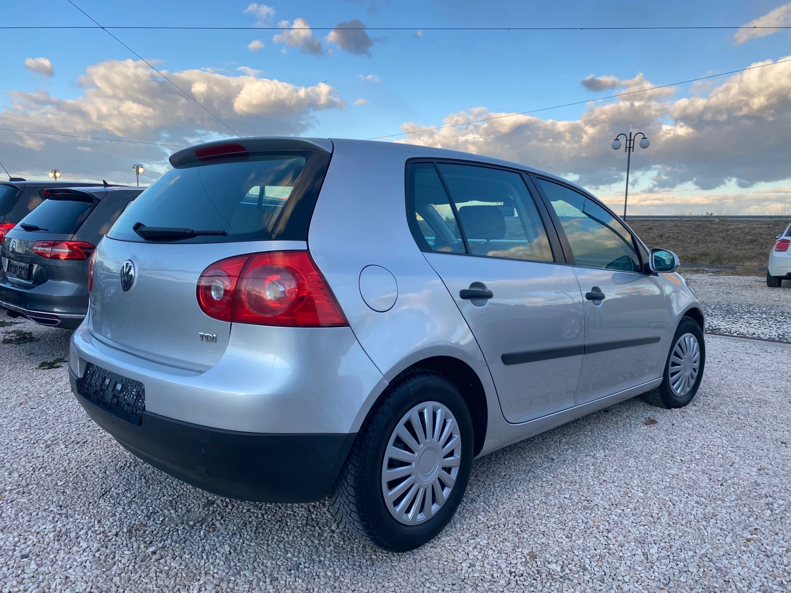 VW Golf 1.9TDi, 105кс, КЛИМАТРОНИК, ПОДГР, ТЕМПОМАТ,  - изображение 3