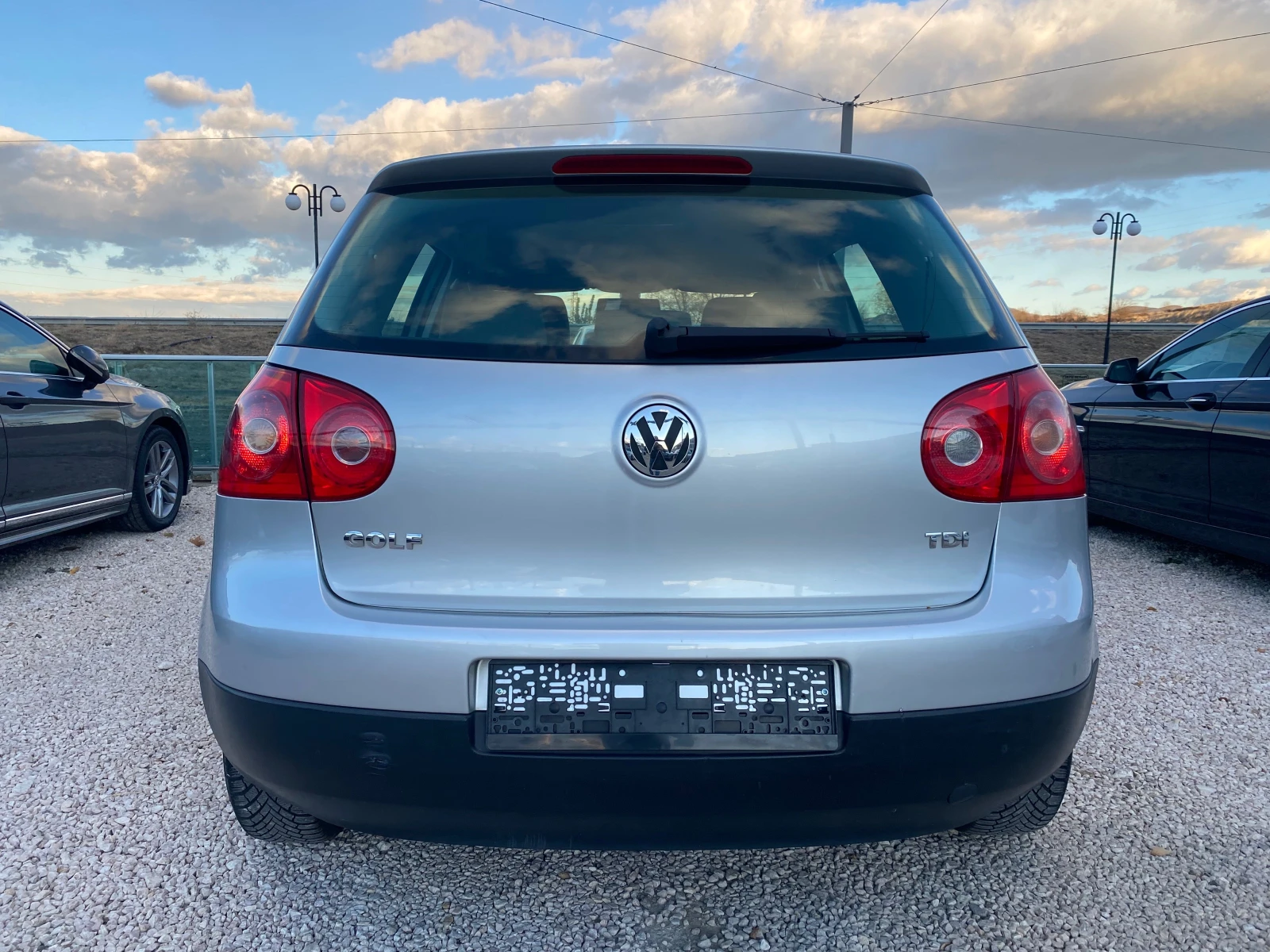 VW Golf 1.9TDi, 105кс, КЛИМАТРОНИК, ПОДГР, ТЕМПОМАТ,  - изображение 4