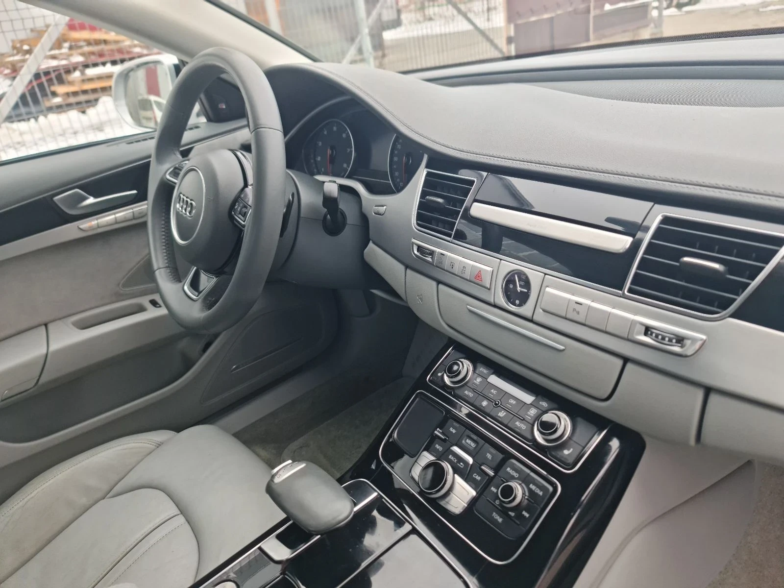 Audi A8 4.0TFSI Бензинов - изображение 9
