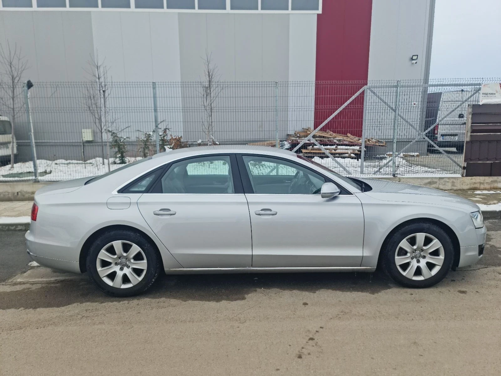 Audi A8 4.0TFSI Бензинов - изображение 6