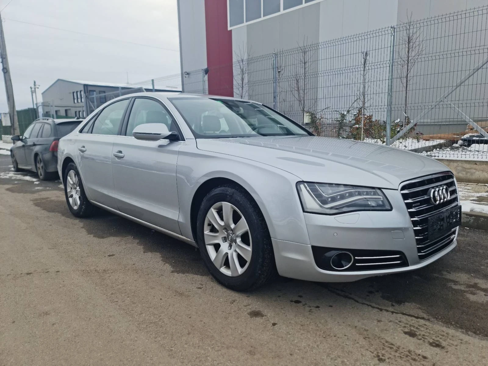 Audi A8 4.0TFSI Бензинов - изображение 7