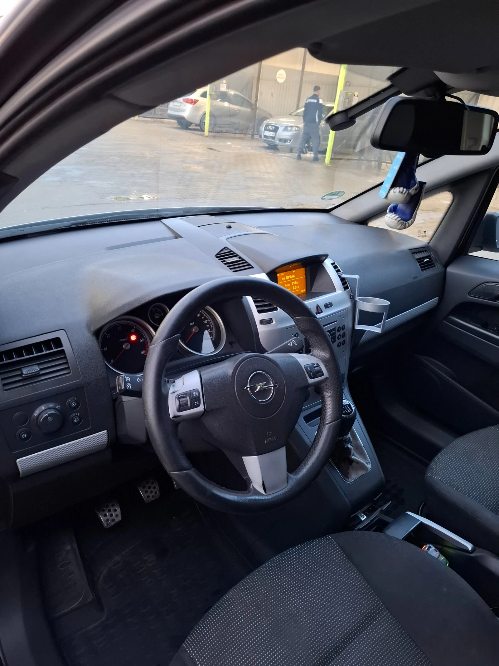 Opel Zafira 1.9 TDCI - изображение 7