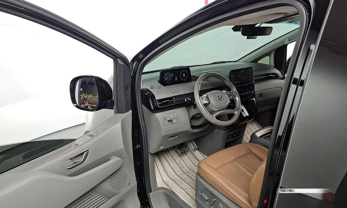 Hyundai Staria L3.5 Lounge 7-Seater Inspiration | Mobile.bg   11