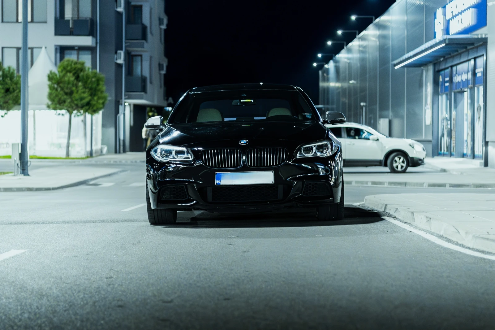 BMW 530 XDRIVE/M PACK/MEMORY/BLIND SPOT/360/RECARO/ПОДГРЕВ - изображение 3