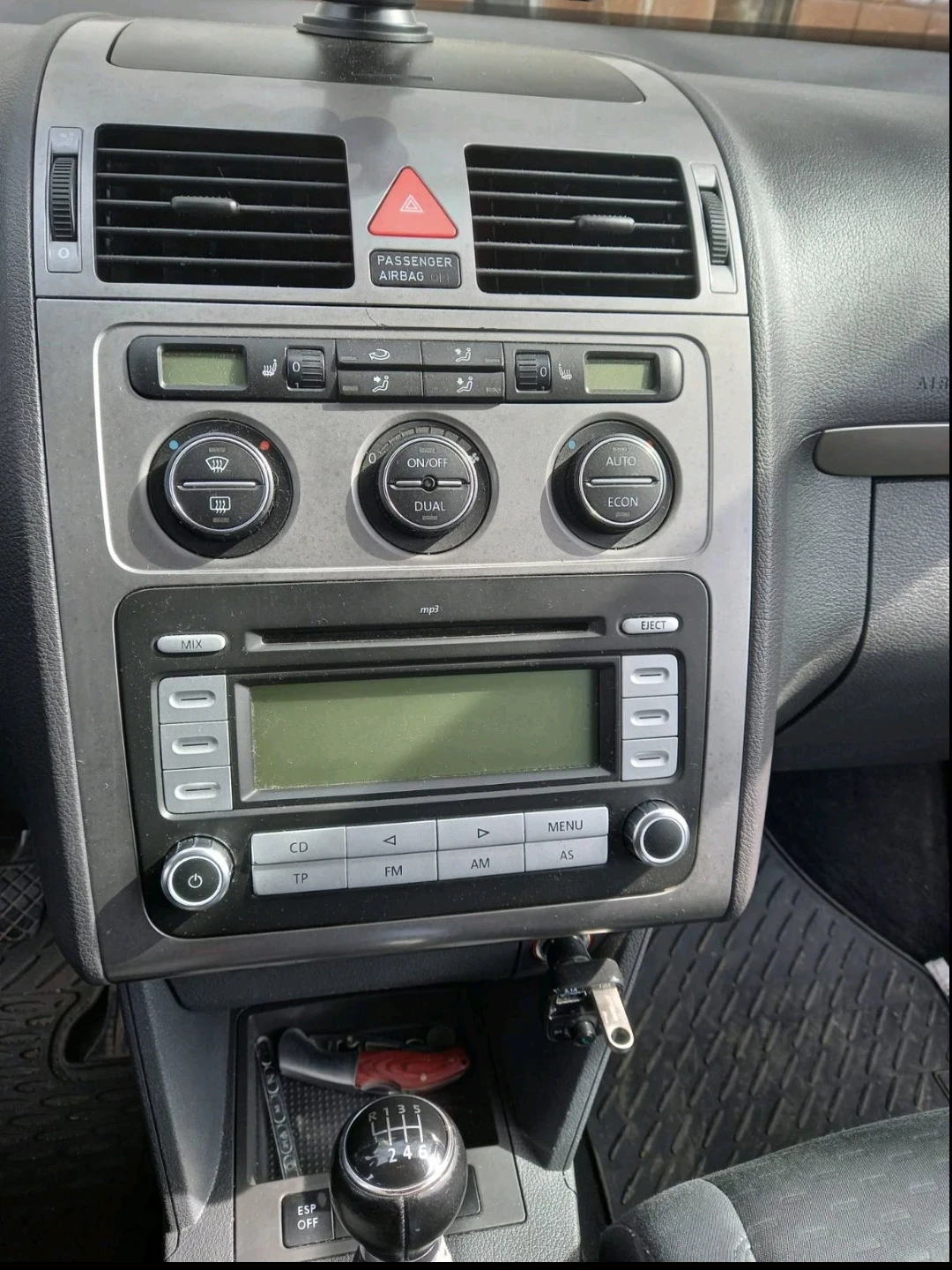 VW Touran, снимка 9 - Автомобили и джипове - 54195343