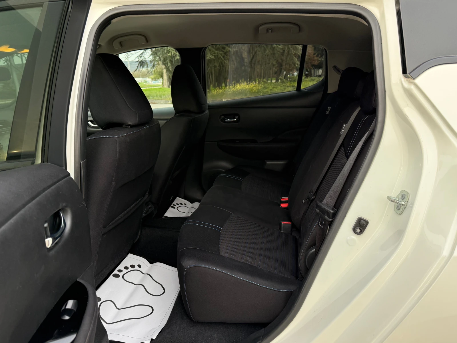 Nissan Leaf  Термопомпа///360camera///Perla///Key-Less///, снимка 12 - Автомобили и джипове - 54212288