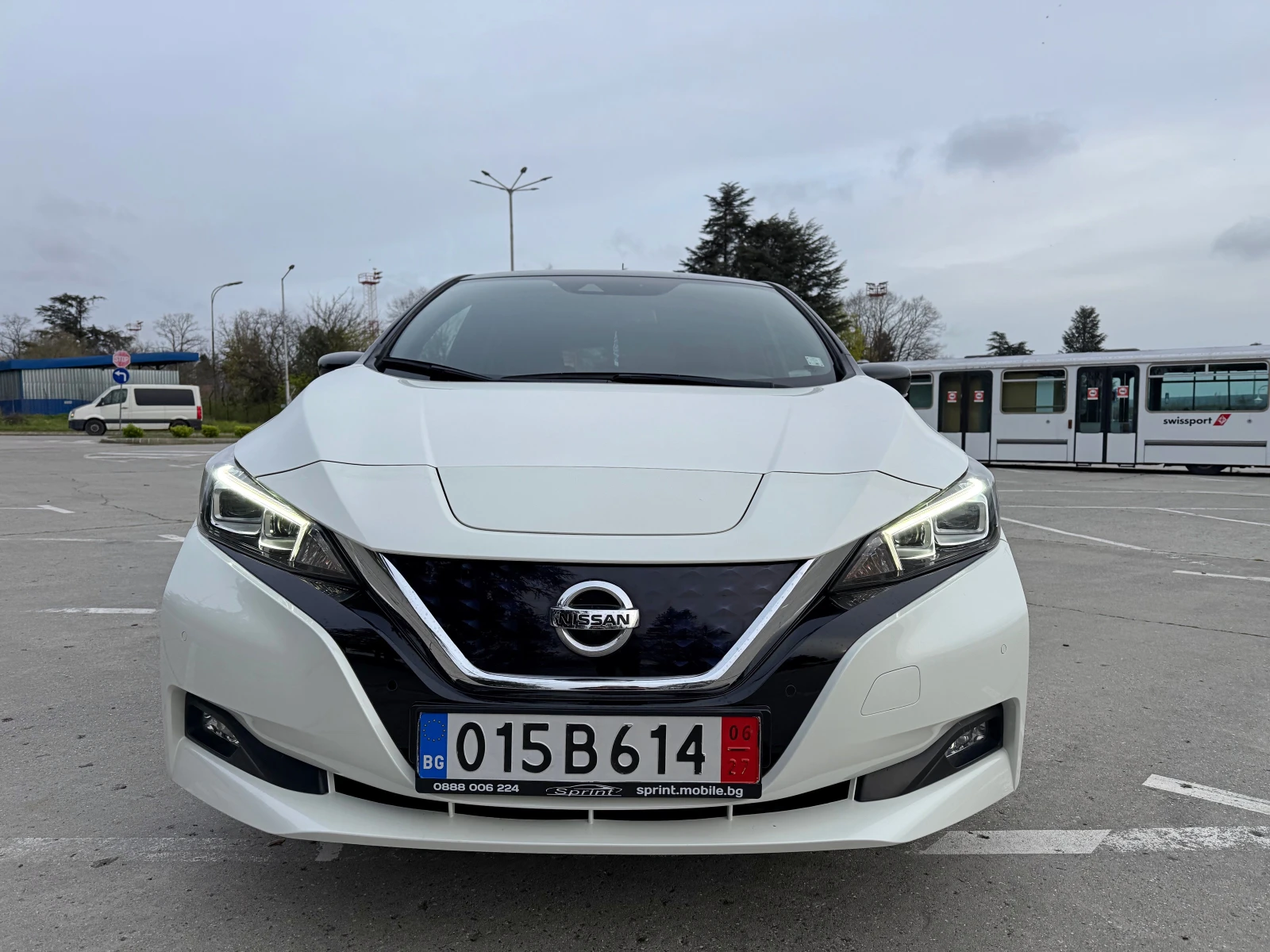 Nissan Leaf  Термопомпа///360camera///Perla///Key-Less///, снимка 2 - Автомобили и джипове - 54212288