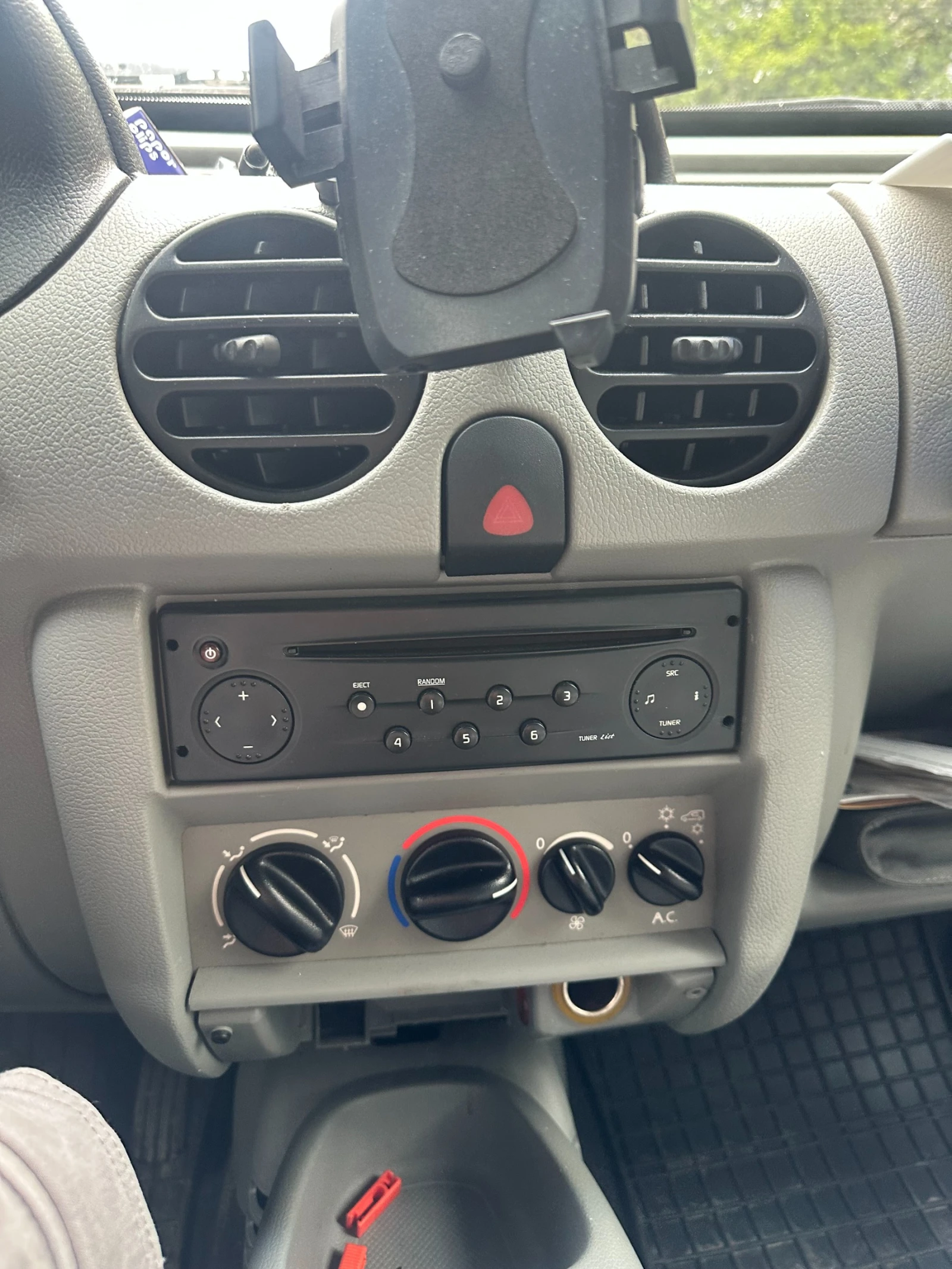 Renault Kangoo, снимка 15 - Автомобили и джипове - 54284900