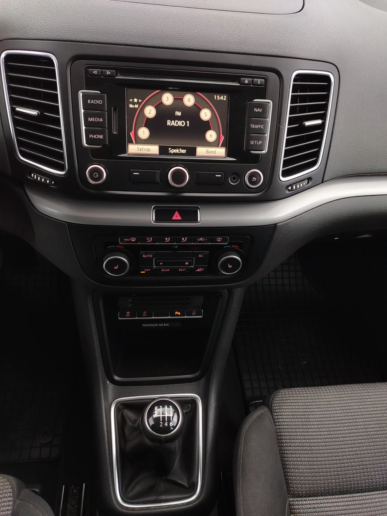 VW Sharan 2.0 TDI ПАНОРАМА, снимка 15 - Автомобили и джипове - 54338846