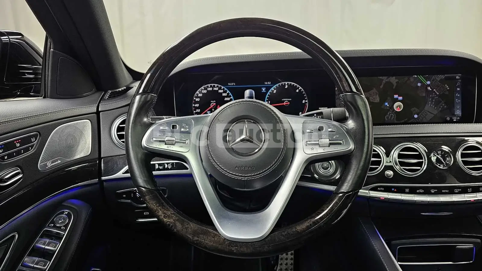 Mercedes-Benz S 350 BURMESTER/МАСАЖИ/ОБДУХВАНЕ/ПАНОРАМА/360, снимка 9 - Автомобили и джипове - 54567556