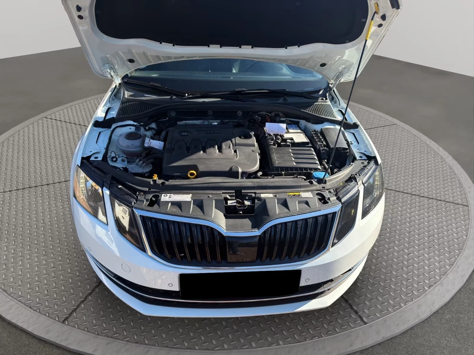 Skoda Octavia 🔥COMBI/STYLE/2.0TDI/DSG/150hp| ACC| Standh, снимка 15 - Автомобили и джипове - 54869815