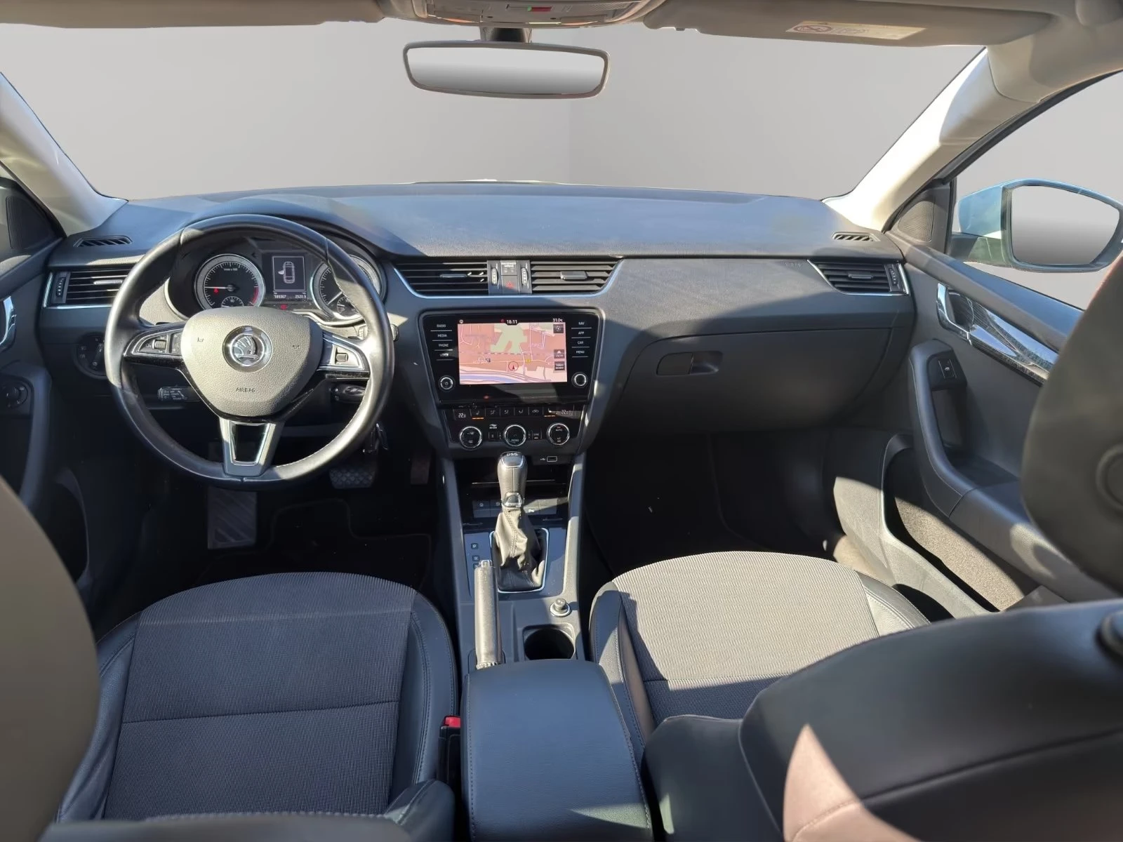 Skoda Octavia 🔥COMBI/STYLE/2.0TDI/DSG/150hp| ACC| Standh, снимка 7 - Автомобили и джипове - 54869815