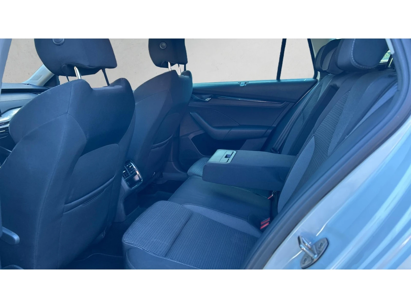 Skoda Octavia 2. 0 TDi DSG 150 k. c., Месечна вноска от 255  , снимка 12 - Автомобили и джипове - 56259890