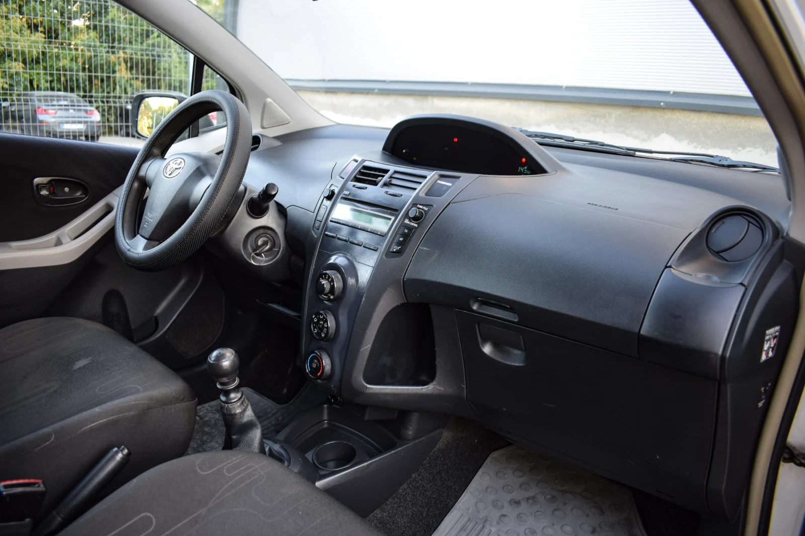 Toyota Yaris FACELIFT/1.33VVT-i/2012�/AC* /ISOFIX/Full/�������� | Mobile.bg � ����������� 8