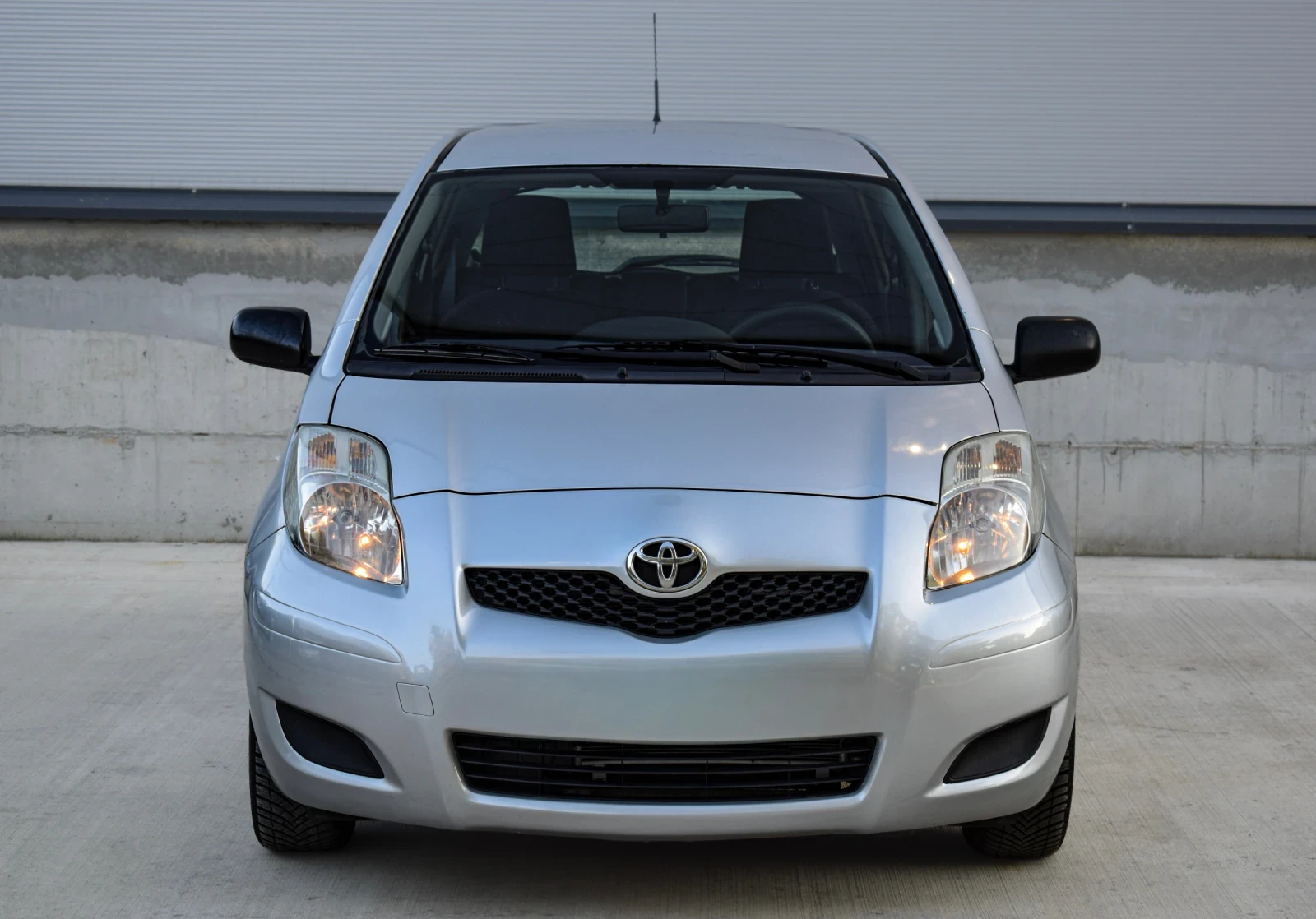 Toyota Yaris FACELIFT/1.33VVT-i/2012г/AC* /ISOFIX/Full/ОБСЛУЖЕН