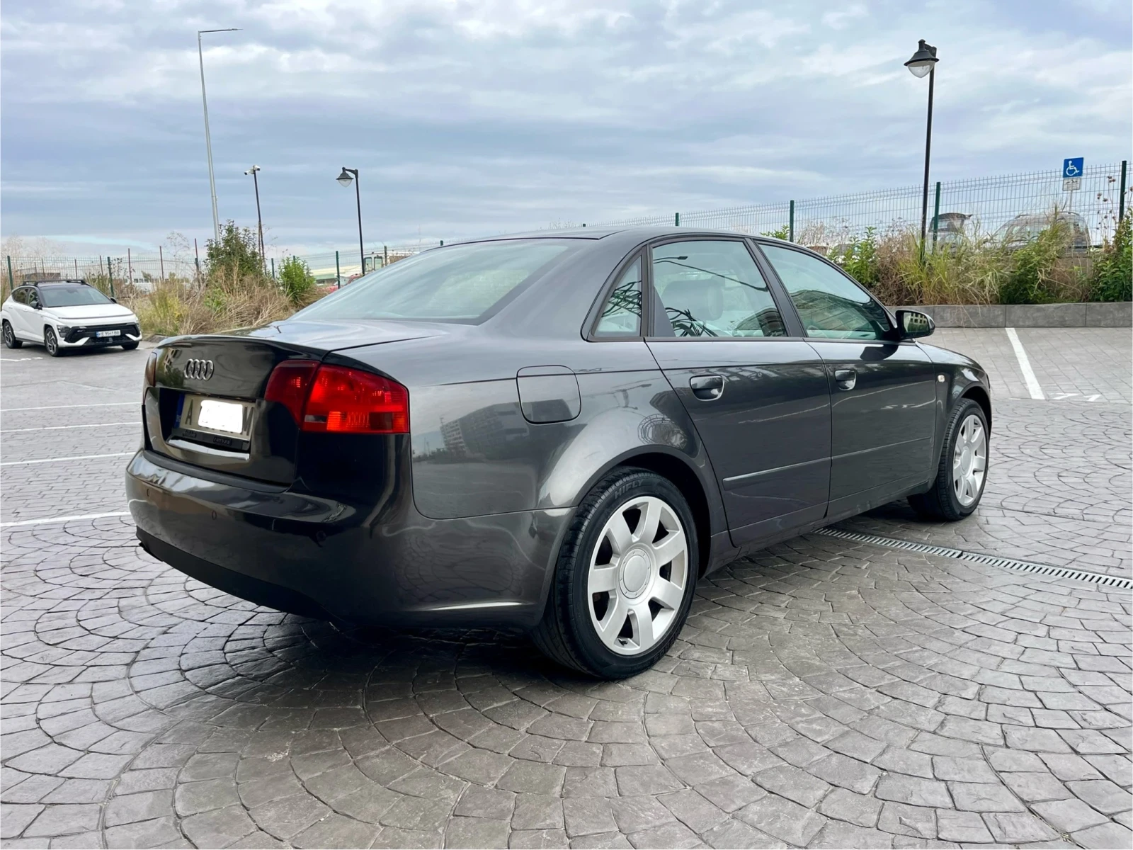 Audi A4 1.9TDI Кожа* Нави* Подгрев* Обслужена, снимка 5 - Автомобили и джипове - 56746639