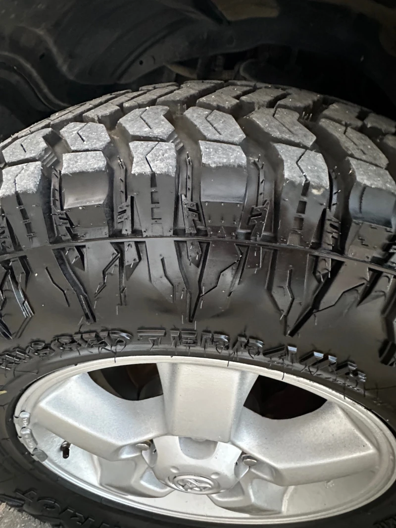 Toyota Tundra I-FORCE V8, снимка 10 - Автомобили и джипове - 52111931